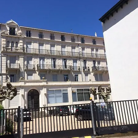 Studio Au Metropole Apartment *